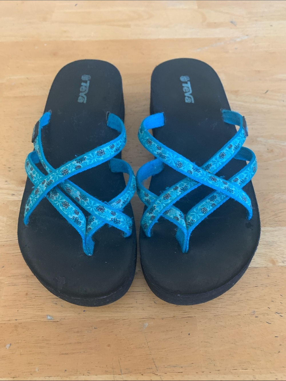 Platform Teva Blue Crisscross Embroidered Strap Sandals
